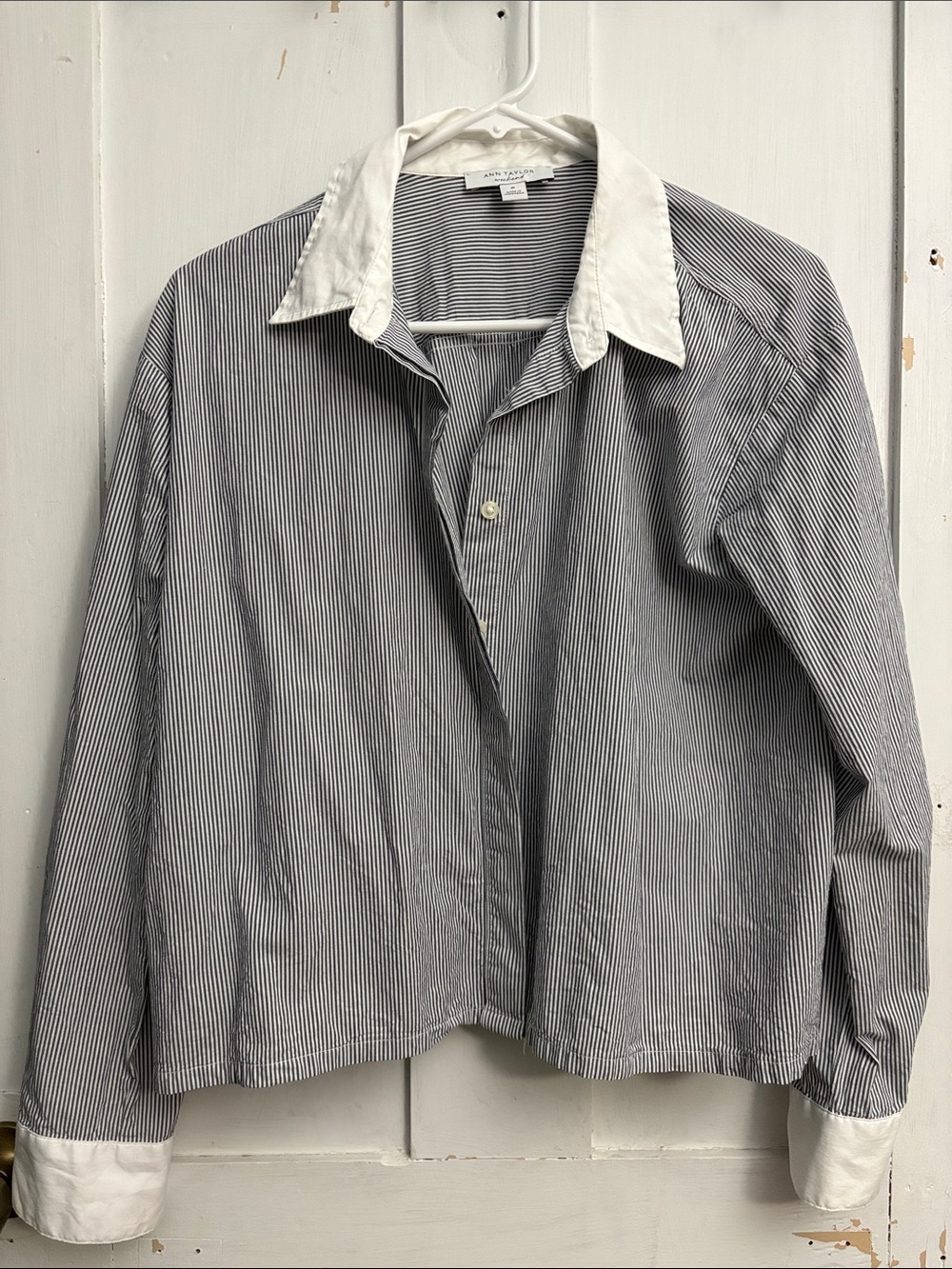 Ann Taylor cropped button down